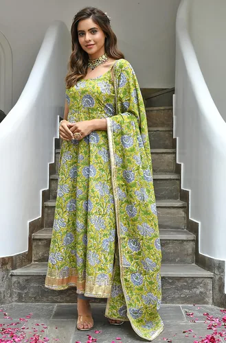 Vista 6 de Janasya Kurta india de algodón mostaza con estampado floral con pantalón y dupatta para mujer