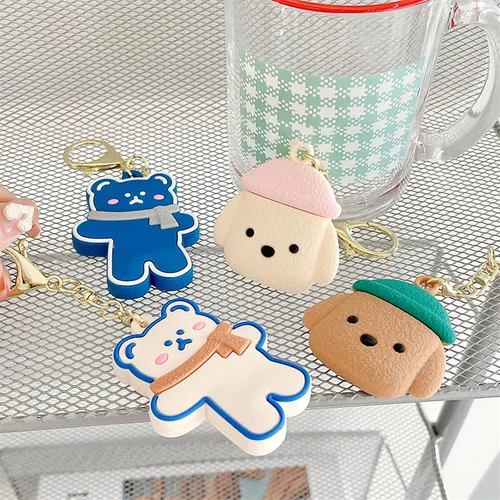 Vista 2 de Funda de silicona de animales lindos compatible con Airtags Finder Location Tracker Llavero para niños y mascotas llaves Paquete de 4