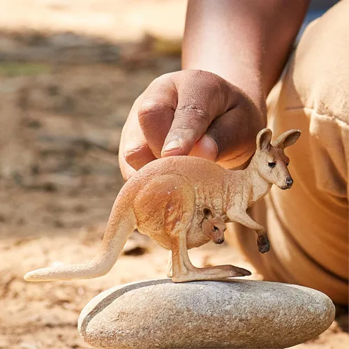 Vista 2 de Schleich Figura de animal canguro de vida salvaje, figura detallada de juguete de canguro de animales salvajes, duradera para educación y juego