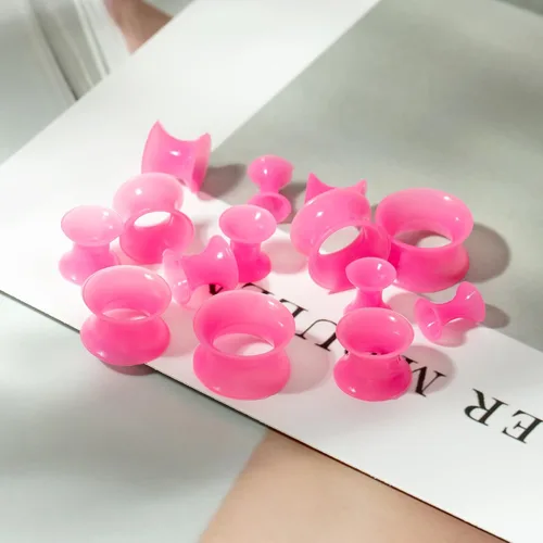 Vista 5 de Juego de 50 dilatadores de oreja, túneles de silicona, dilatadores acrílicos y tapones de calibre 14G-00G, expansores de ojal para mujeres