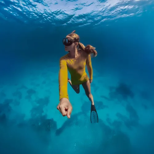 Vista 9 de Insta360 X4 Air Funda de Buceo Invisible