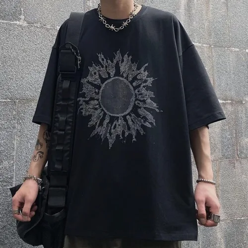 Vista 4 de Camiseta gótica Y2K para hombres y mujeres, camiseta oscura Academia Sun Graphic Tops Japonés Coreano Emo Alt Hip Hop Camisas sueltas Blusa