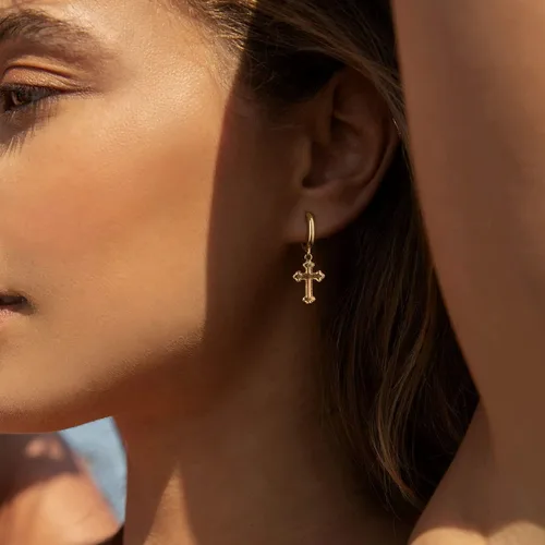 Vista 2 de MEVECCO Aretes pequeños de aro de cruz chapados en oro de 14 quilates, delicados, minimalistas, simples, con cruz de fe para mujeres y niñas, regalo