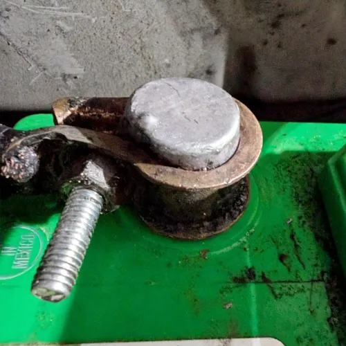 Vista 8 de Kit de Limpieza y Reparación de Terminales de Batería Ampper, Kit de Limpieza de Terminales de Batería con 5 Cuñas, 2 Cepillos y 12 Arandelas