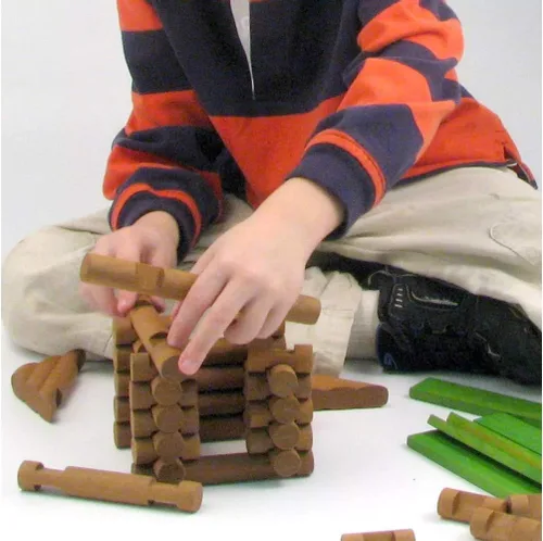 Vista 6 de Tumble Tree Timbers - Juego de construcción de madera - 450 piezas. Construye cabañas de troncos. Juguete educativo STEM