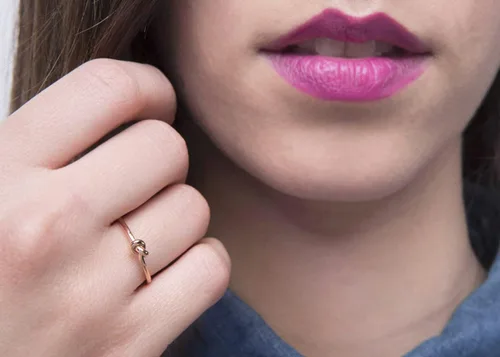 Vista 6 de Anillo de nudo para mujer en oro macizo de 9K, 14 y 18 quilates, anillo de oro con nudo pequeño, anillo de amor celta para ella, regalo