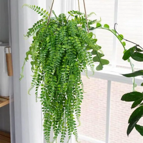 Vista 2 de Plantas colgantes artificiales, paquete de 2 helechos colgantes falsos, hiedra falsa, helecho de Boston, plantas colgantes al aire libre resistentes