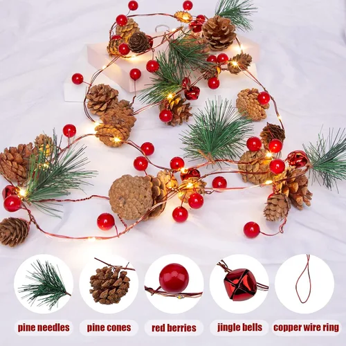 Vista 3 de Guirnalda de Navidad artificial con luces, funciona con pilas, guirnalda preiluminada de 6.56 pies con 20 luces LED, bayas rojas, piñas de pino