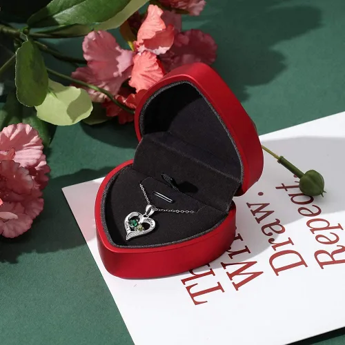 Vista 7 de Love Jewelry - Collar de Plata de Ley Personalizado con 2 Nombres y 2 Corazones de Piedra de Nacimiento Simulada para Pareja, Colgante para Mujer