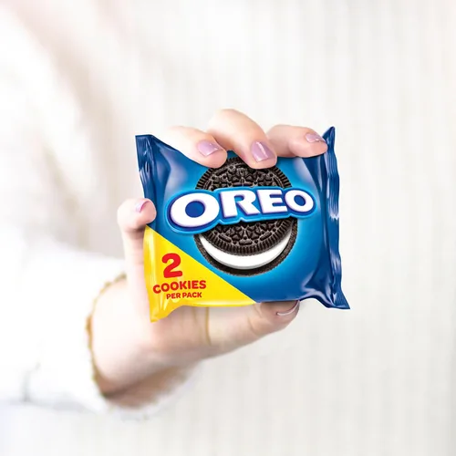 Vista 8 de OREO - Galletas sándwich de chocolate, 60 paquetes de aperitivos (2 galletas por paquete)
