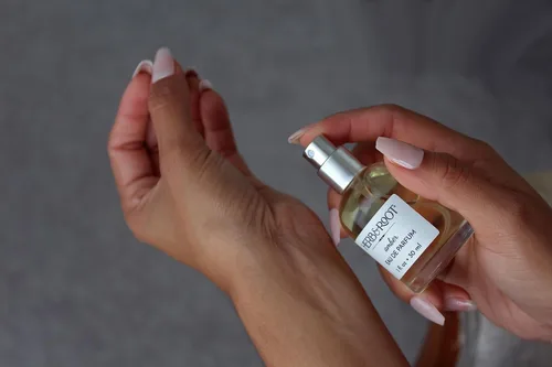 Vista 7 de Herb & Root Perfume ámbar: vegano, libre de crueldad, fragancia unisex de larga duración cálido, dulce, resinoso Perfume y spray corporal