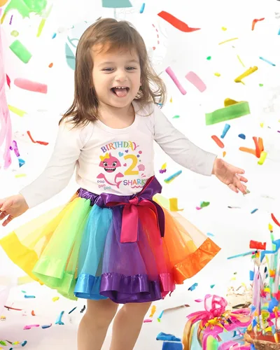 Vista 4 de Luke and Lulu Traje de cumpleaños para niña, diseño de tiburón - 2º cumpleaños niña