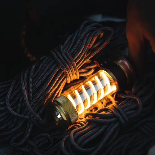Vista 5 de Barebones Edison Light Stick – Latón, linterna LED recargable por USB y linterna con 7 modos, más de 40 horas de tiempo de funcionamiento, artículos