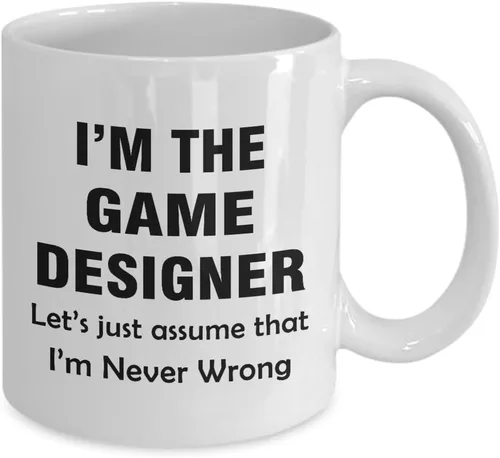 Vista 2 de Taza para desarrollador de juegos, con texto en inglés "Lets Just Assume Im Never Wrong