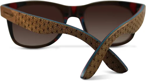 Vista 4 de Anteojos de sol de madera de arce, lentes 100 % polarizadas, hechos a mano