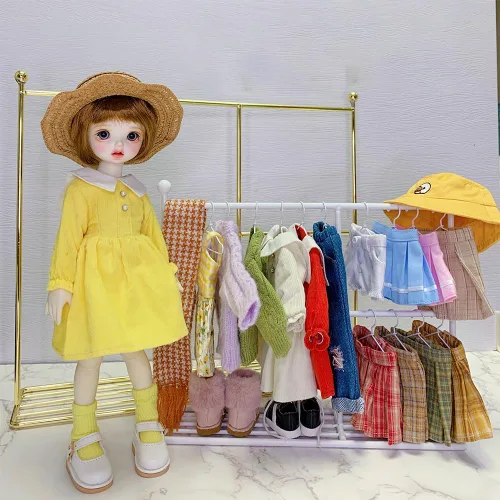 Vista 4 de SUPERFINDINGS Perchero de hierro blanco con 10 piezas de mini perchero con base, lindo estante de lavandería, surtido de accesorios de armario