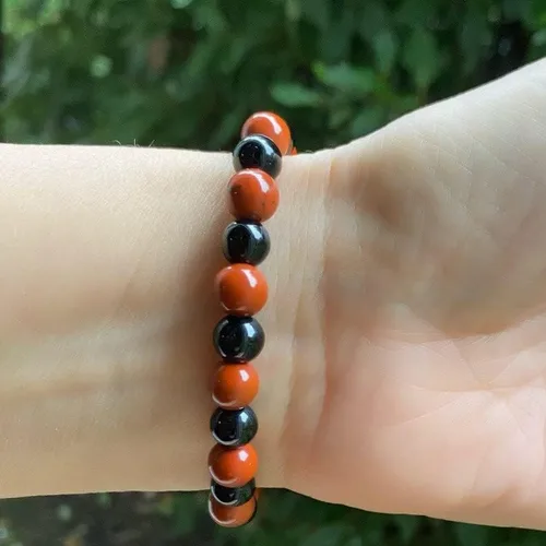 Vista 2 de Pulsera AAA natural de jaspe rojo y ónix negro, jaspe rojo natural, curación de cristal, pulsera de fertilidad, abundancia Wea rojo y negro, 8mm