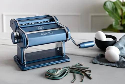 Vista 2 de Marcato, Máquina de pasta azul pastel Atlas 150