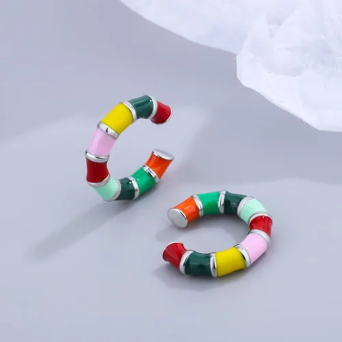 Vista 3 de Aretes de cartílago esmaltado colorido sin perforación, aretes falsos para abrazar, aros gruesos, joyería hipoalergénica, regalos para mujeres