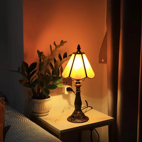 Vista 13 de Tiffany Style Table Lamp White Diamond Stained Glass Lamp 14 Inch Small Lamp,Desk Lamps,6X6X14 Inch,Bronze Resin Base, Antique Lamp,Mini Accent