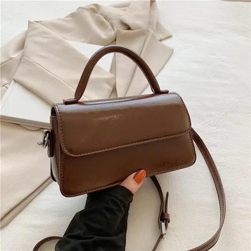 Vista 2 de Bolso cruzado vintage para mujer, bolso cuadrado pequeño de inspiración francesa, textura elegante, bolso de hombro moderno para salidas de trabajo