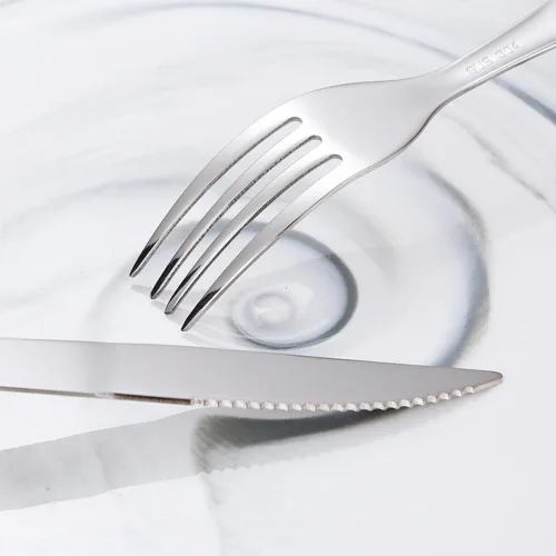 Vista 4 de Juego de 20 cubiertos de acero inoxidable con mango de madera maciza para 4 personas, cuchillo para carne, cuchara de postre (oscuro)