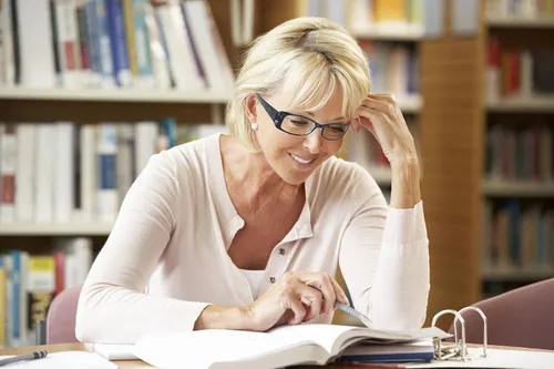 Vista 5 de Paquete de 4 lentes de lectura para mujer, bloqueo de luz azul, resistentes a los arañazos, para mujer
