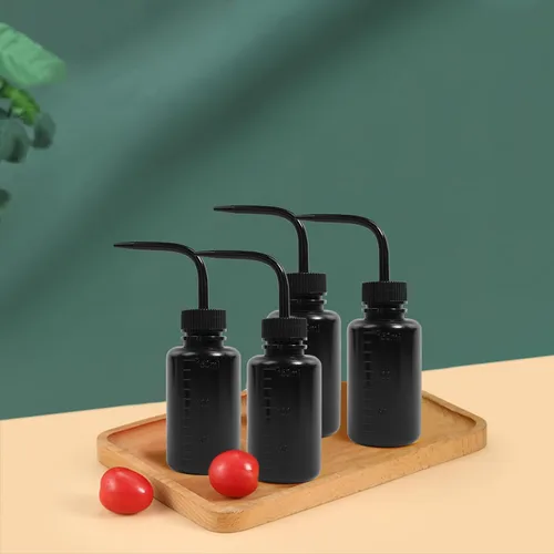 Vista 4 de Paquete de 4 botellas de lavado de tatuajes con difusor de chorro de agua (negro, 5.1 fl oz)