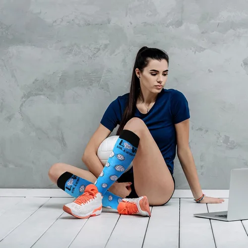 Vista 6 de 5 pares de calcetines novedosos de voleibol, fútbol, sóftbol para mujeres y hombres, divertidos calcetines deportivos de serie alta, regalos