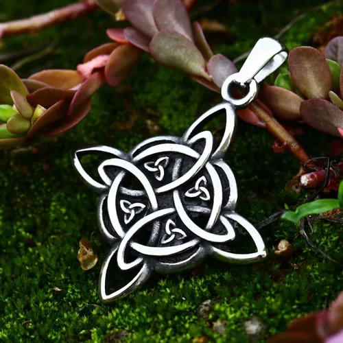 Vista 3 de NIGHTCRUZ Collar de nudo de bruja colgante de nudo celta con triquetra Trinity