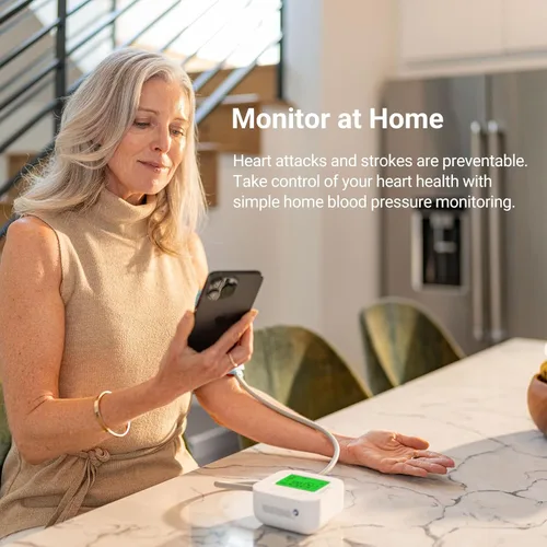 Vista 5 de iHealth Track Smart Monitor de presión arterial de brazo superior con manguito de amplio rango que se adapta a brazos de adulto estándar a grandes