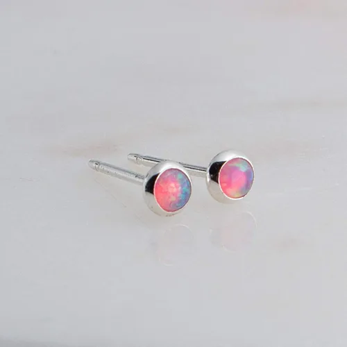 Vista 118 de Aretes pequeños de plata de ley para cartílago, tragus, hélix, múltiples piercings hipoalergénicos, piedra natal para mujer, juego de bisel
