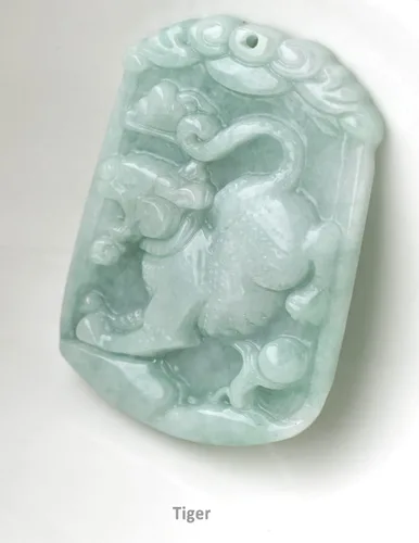 Vista 3 de Dahlia Collar de jade del zodiaco chino, jadeíta birmana certificada de grado A real