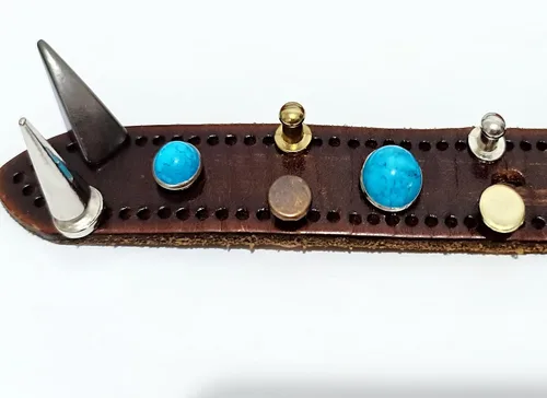 Vista 4 de Mingtao 240 juegos de remaches rápidos, color azul turquesa, cinturón Tandy para hacer artesanía en cuero, botas, chaqueta, bolsa, zapatos, ropa