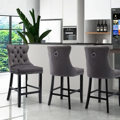 Vista 268 de SoarFlash Juego de 2 taburetes de bar tapizados de terciopelo moderno con patas de madera, botones acolchados, cabeza de clavo cromada, asiento