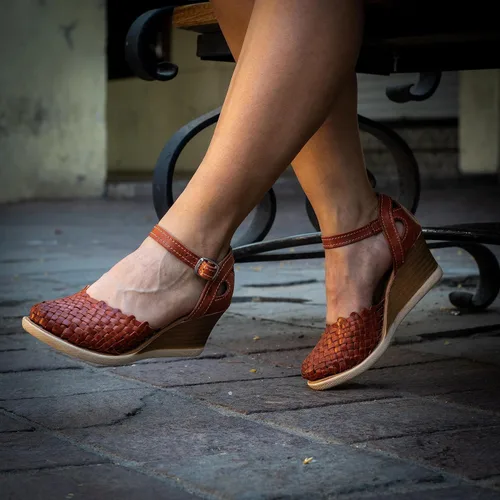 Vista 7 de Mexico en la Piel Sandalias de cuero con cuña Huarache en color marrón