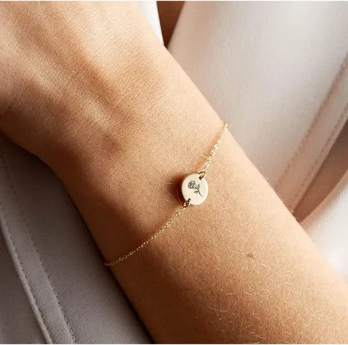 Vista 4 de Pulsera de flor de nacimiento de oro de 18 quilates grabada personalizada, pulseras con dije floral personalizado de acero inoxidable, cadena