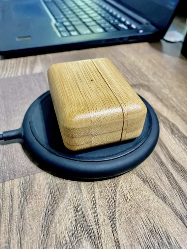Vista 7 de Funda de madera natural para Airpods – Funda protectora compatible con AirPods Pro, funda de carga inalámbrica hecha de accesorios de madera únicos
