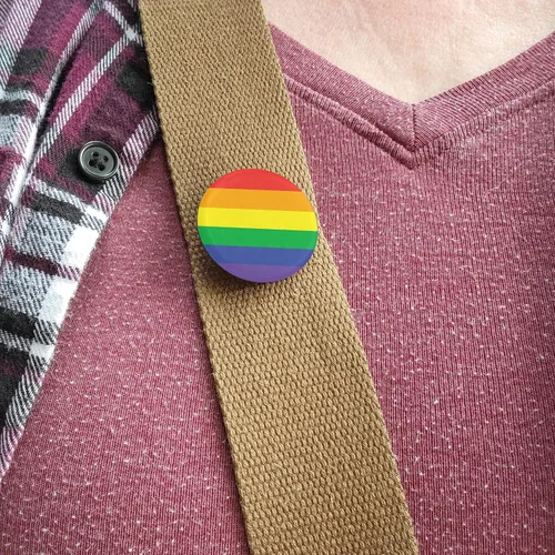 Vista 7 de Buttonsmith Botones Rainbow and Pride - Fabricado en los Estados Unidos - Union Made