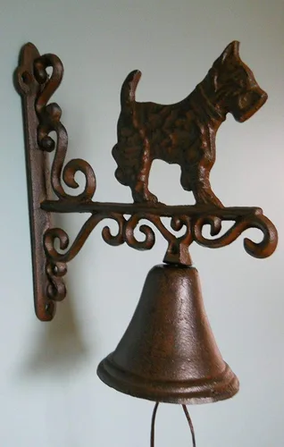 Vista 9 de Ebros Gift Campanas de hierro fundido rústico vintage occidental de casa de campo escocés Terrier perro puerta pared cena patio campana al aire