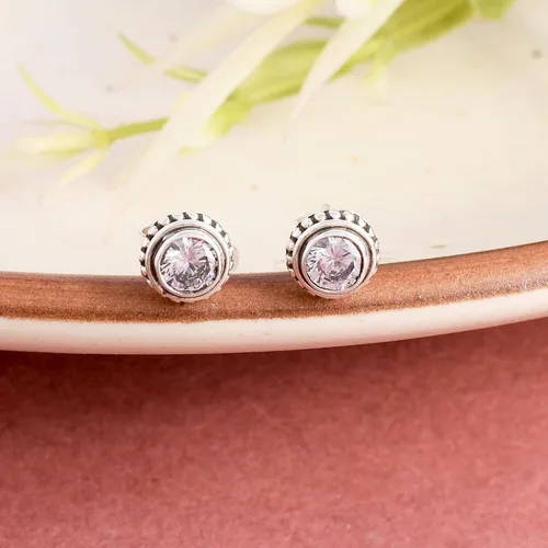 Vista 78 de Round Gemstone Stud Design 2