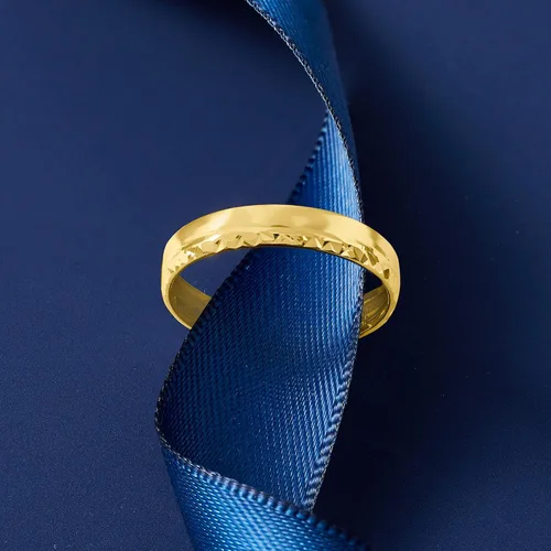 Vista 6 de Ross-Simons Anillo italiano de oro amarillo de 14 quilates con corte diamante y pulido