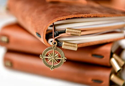 Vista 5 de Personalized Distressed Leather Journal by Left Coast Original