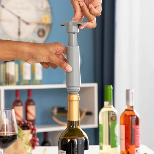 Vista 7 de Bomba de Vacío y Tapones para Vino Winuum InnovaGoods (4 tapones)