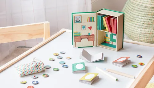 Vista 5 de Petit Collage Little Library Storytelling Box - Caja mediana
