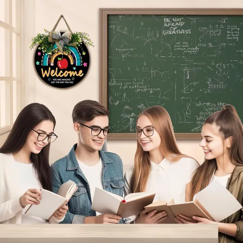 Vista 4 de Señal de puerta de maestro para aula Dacawin Señal de puerta de aula de madera para maestros Guirnalda de arco iris para puerta de aula Placa