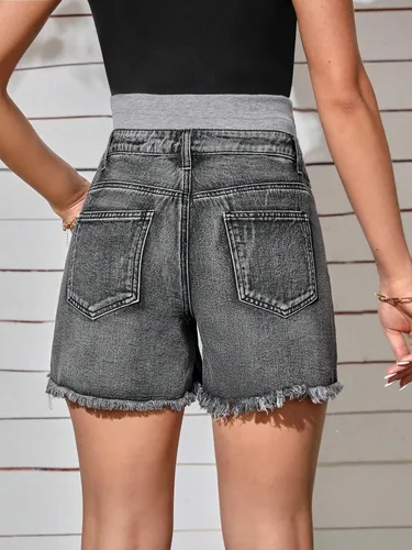 Vista 2 de Verdusa Pantalones cortos de mezclilla de maternidad para mujer, cintura alta, rasgados, dobladillo sin procesar, pantalones cortos de embarazo