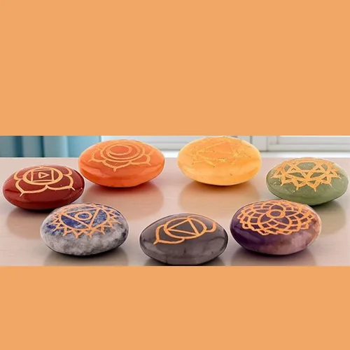 Vista 4 de Cristales curativos: 7 piedras pulidas y grabadas para equilibrar chakras holísticos productos para el cuidado de la salud, Gema, piedras de cristal