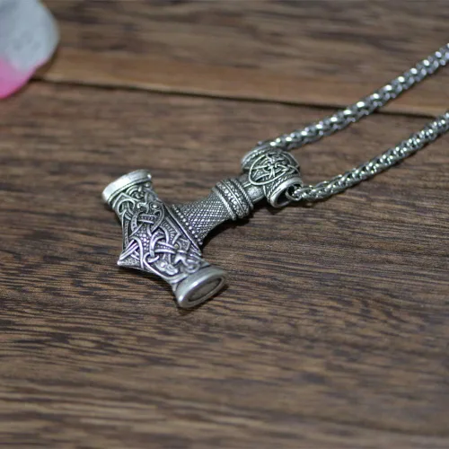 Vista 4 de Collar de martillo de Thor vikingo nórdico Mjolnir para hombre, joyería de talismán