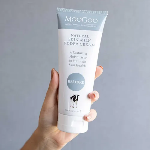 Vista 5 de MooGoo Skin Milk Udder Cream - Hidratante ligero para pieles sensibles, secas e irritadas, cara y cuerpo, todas las edades, incluidos bebés, 7 onzas